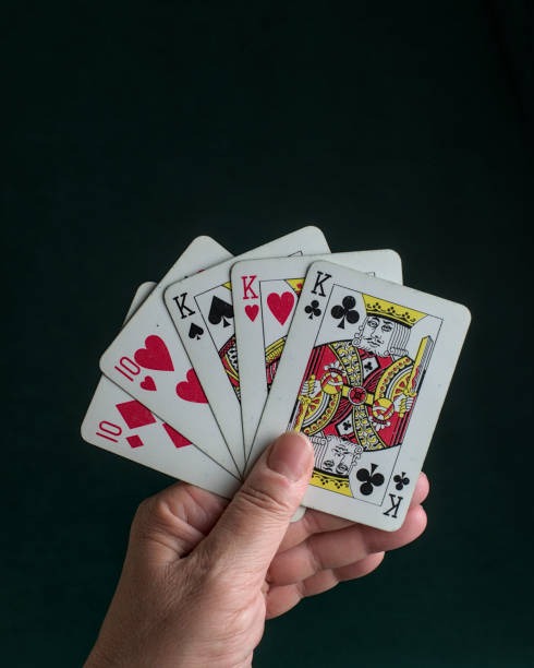 taruhan77 login Three-Dice Rolling Action